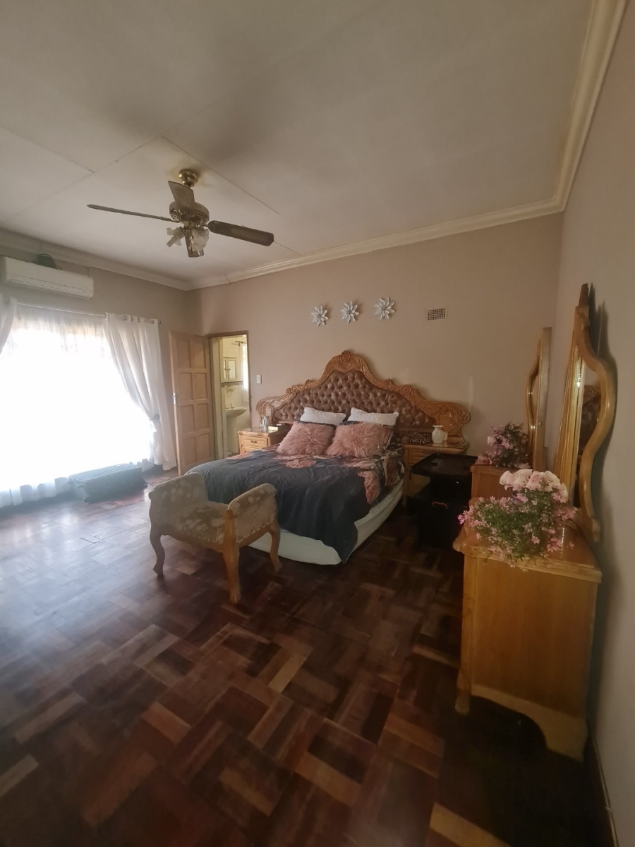 5 Bedroom Property for Sale in Sasolburg Free State